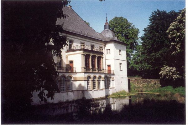 1992-lisa-lyskava-galerie-schloss-opherdicke-unna-de-1845F8550-B525-8E68-CF1D-D80E7751B38A.jpg
