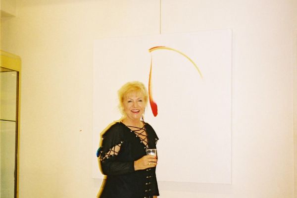 2002-lisa-lyskava-paris-connoisseur-s-galerie-exhibition-s-paris-6F902C3E9-61D9-D1E7-5747-C5B3008621A6.jpg